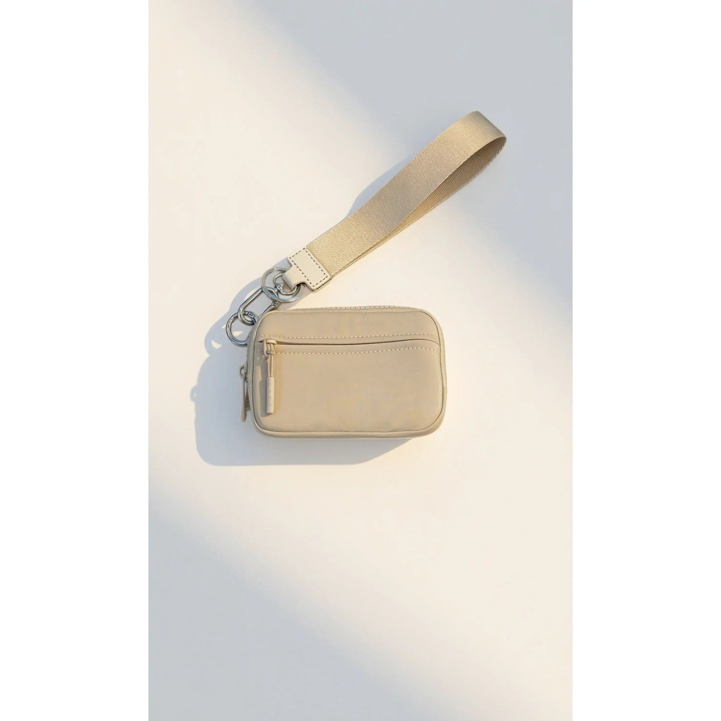 vevolora RFID compact wristlet wallet in Beige