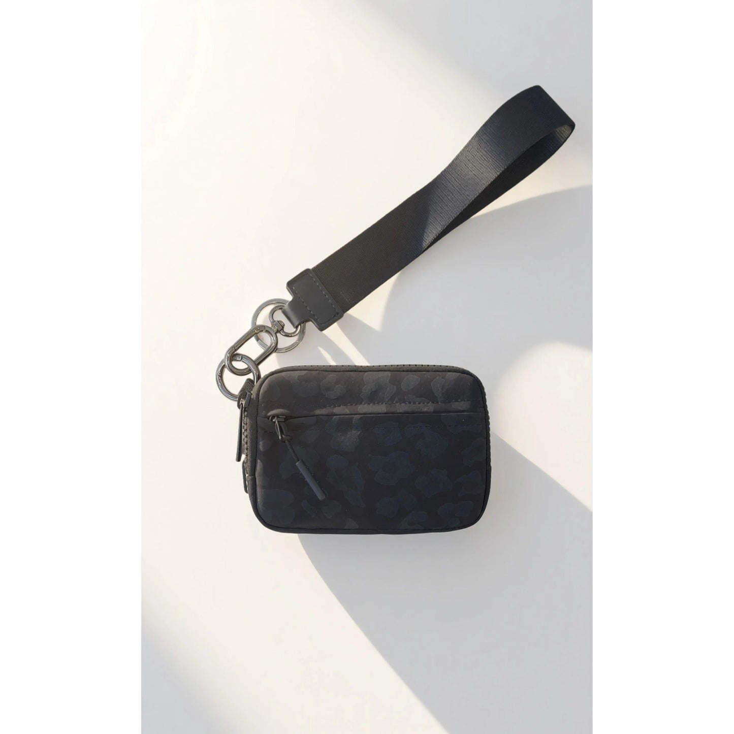 vevolora RFID compact wristlet wallet in Black Panther