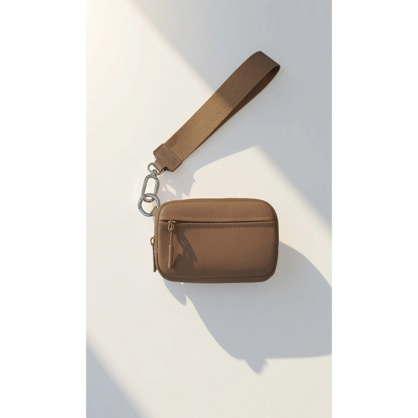 vevolora RFID compact wristlet wallet in Caramel