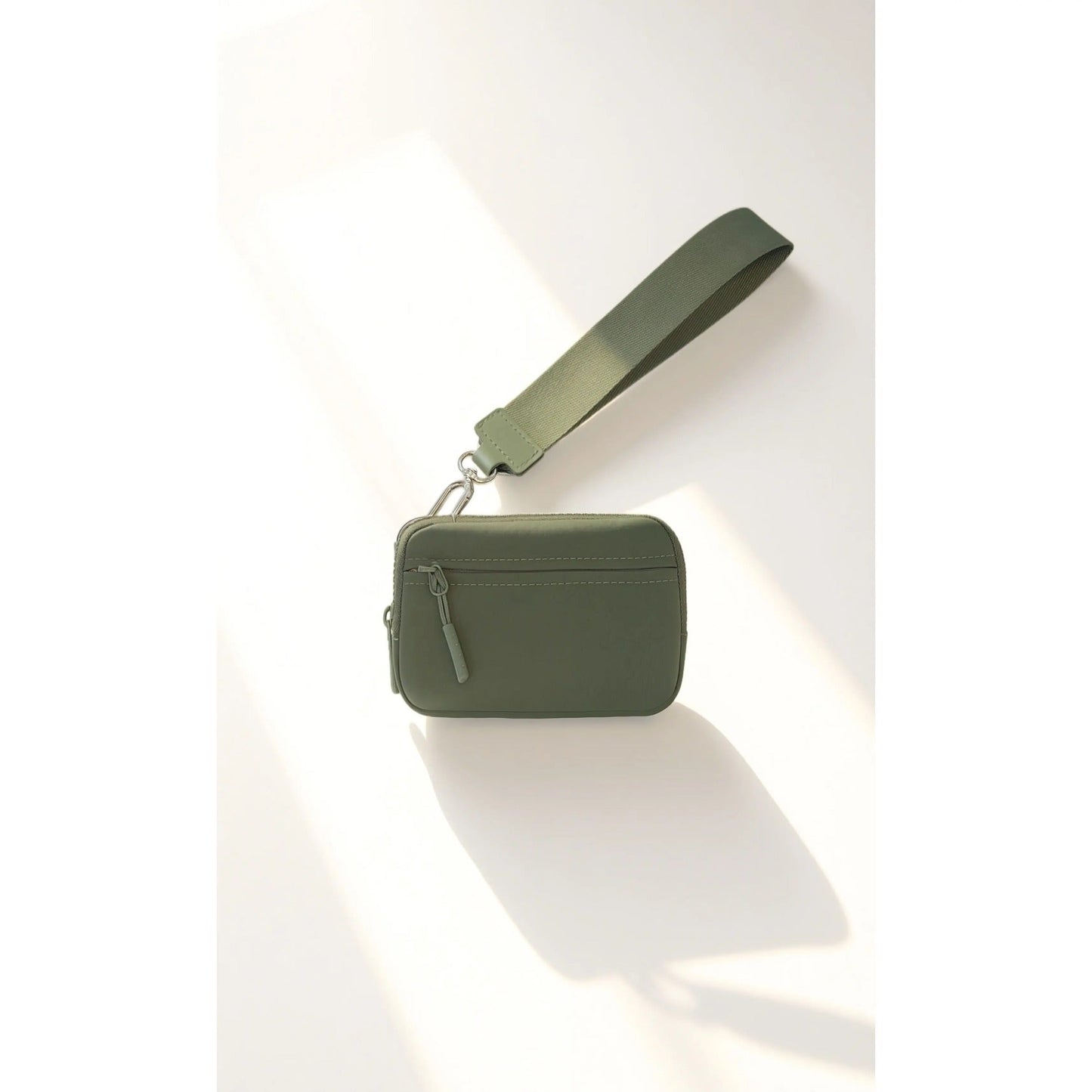 vevolora RFID compact wristlet wallet in Olive