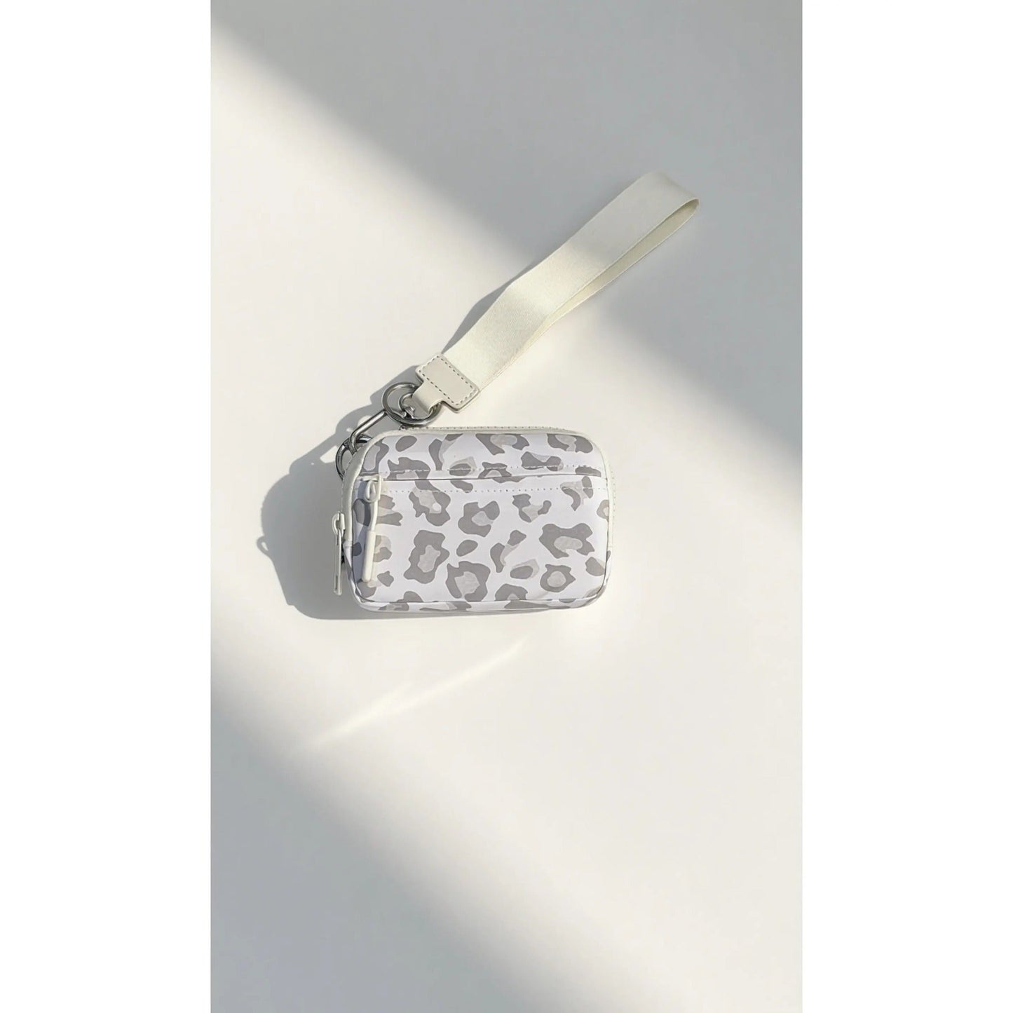 vevolora RFID compact wristlet wallet in White Leopard